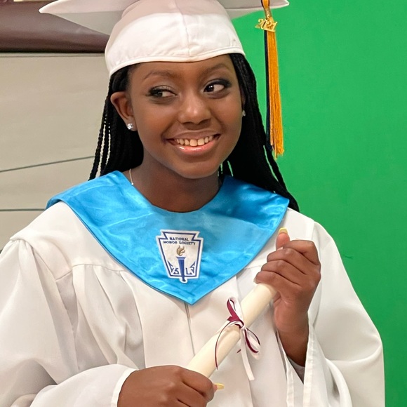 Meet your Posher, Kaylin - Picture 8 of 16